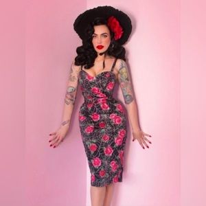 Pink roses spiderweb wiggle 4x